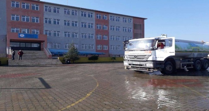 Süleymanpaşa Belediyesi okulları temizledi