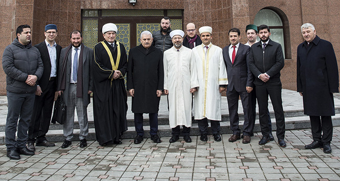 Başbakan Yıldırım, Minsk Camii’ni ziyaret etti