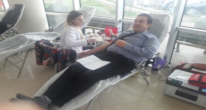 Hastane çalışanları kan ve kök hücre bağışında bulundu