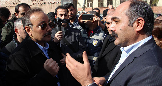 Polis müdüründen HDP’li vekile: &#039;Burası muz cumhuriyeti değil&#039;