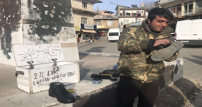 (Özel haber) Ayakkabı boyacısından Afrin’deki Mehmetçiğe destek