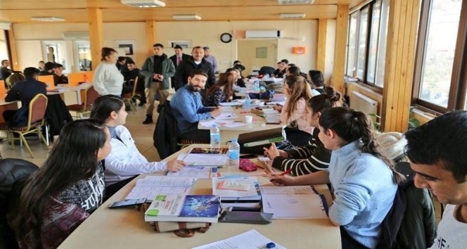 Tunceli Belediyesi kütüphanesi yenilendi