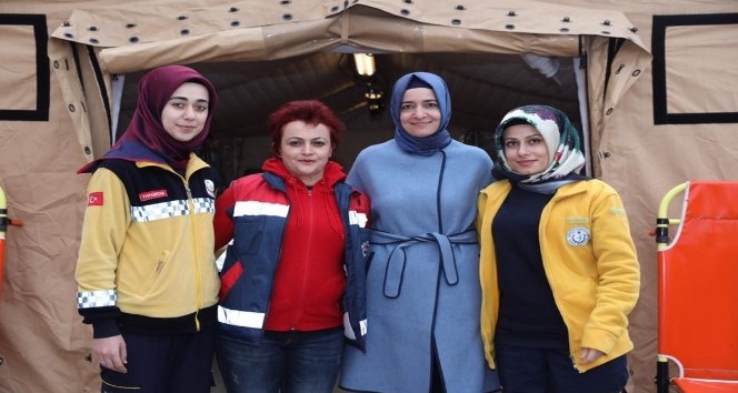Bakan Kaya, UMKE ekiplerini ziyaret etti