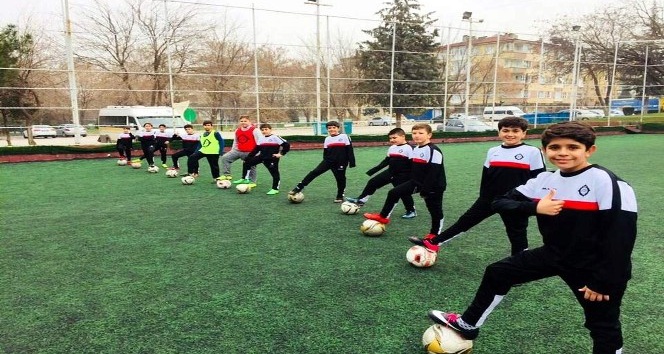 Siirt’te futbol spor okulu açıldı