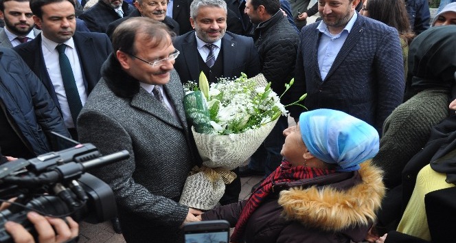 Çavuşoğlu: &quot;AK Parti sendelerse Türkiye sendeler&quot;