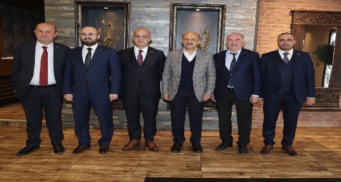 Başbakan Yardımcısı Fikri Işık, Kocaeli’de siyasi parti il başkanları ile bir araya geldi