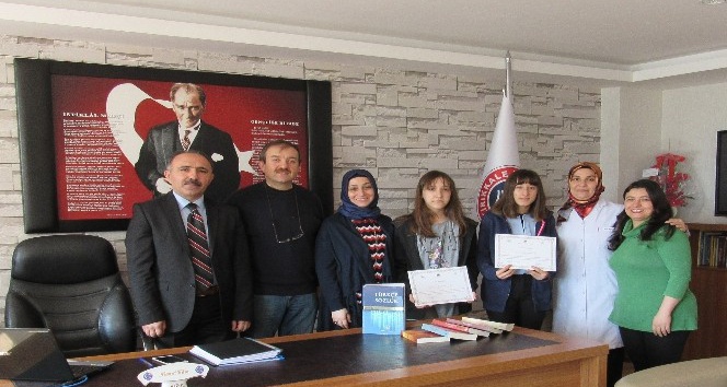 ‘Dilimiz Kimliğimizdir’ ödülleri Fen Lisesine