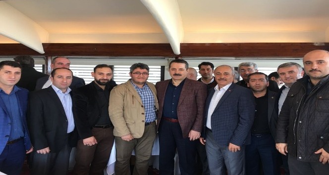 Faruk Çelik AK Parti teşkilatlarını birlik olmaya çağırdı