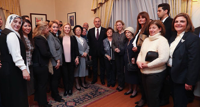 Bakan Çavuşoğlu, Amman&#039;da Türk vatandaşlarıyla buluştu