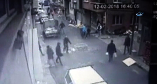 İstanbul’da sokak ortasında silahlı çatışma