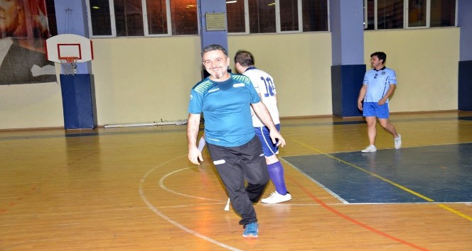 Başkan Alatepe  engelli sporcularla  futsal oynadı