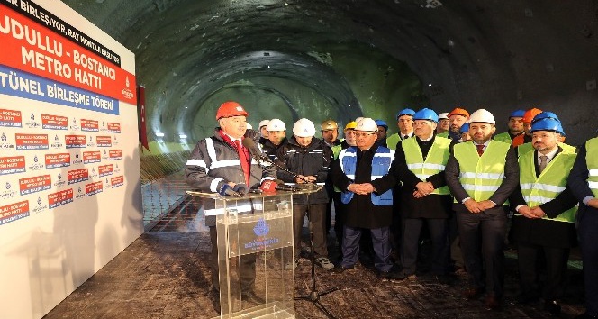 Başkan Uysal: &quot;Amacımız 2023 yılına kadar bin kilometre metro hattına ulaşmak&quot;