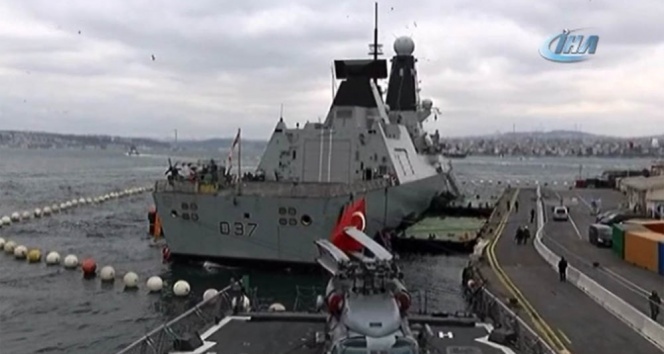 NATO savaş gemisi İstanbul’a demir attı
