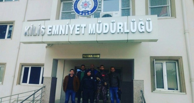 Öğretmen ve öğrenciler Mehmetçiğe destek için Kilis’e, gitti