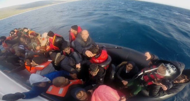 İzmir’de 50 kaçak göçmen yakalandı