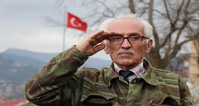(Özel) 78 yaşındaki gurbetçi Afrin için kamuflaj giydi