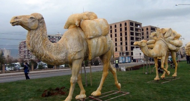 Uluslararası İpekyolu deve kervanıyla süslendi