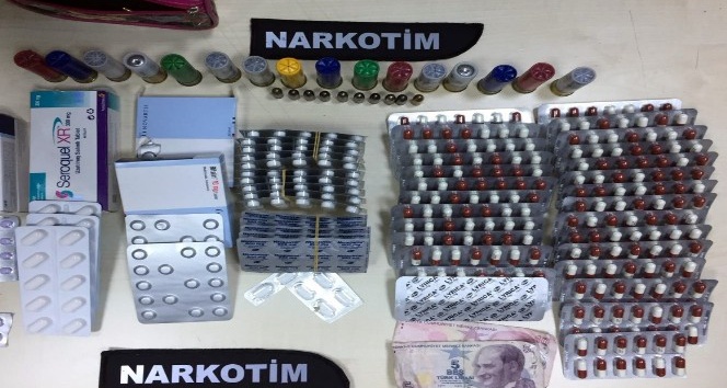 İzmir’de uyuşturucu madde ticareti yapan 40 şüpheli yakalandı