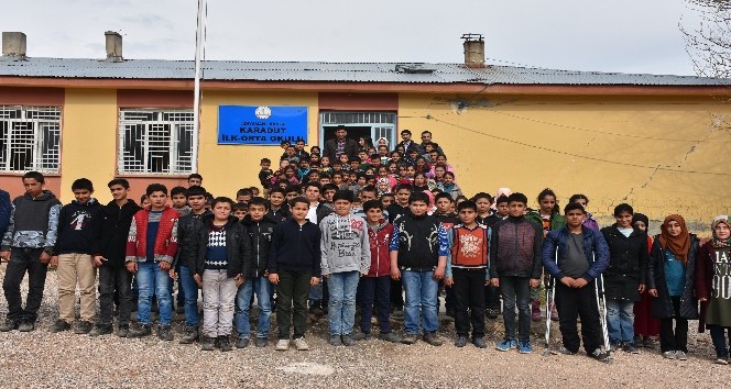 Köy öğrencilerinden Mehmetçiğe destek