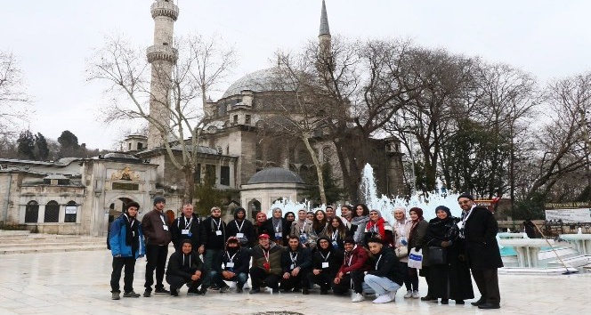 Avustralyalı Türk asıllı öğrenciler Eyüpsultan’ı gezdi