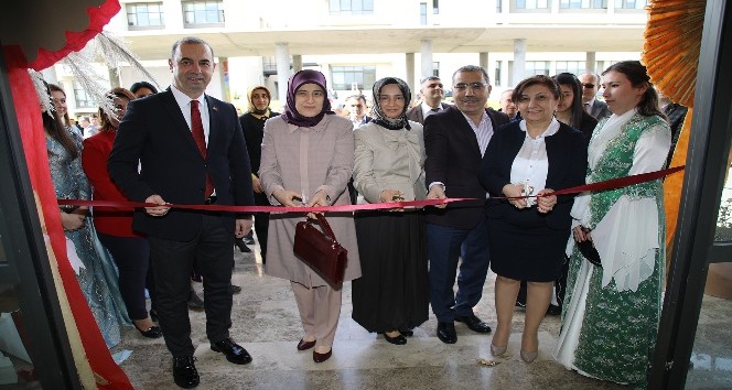 Yüreğir Belediyesi, Bilim ve Teknoloji Üniversitesi’nde sergi açtı
