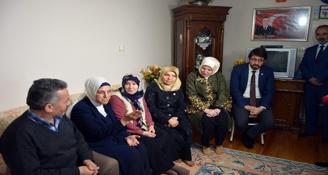 AK Parti Genel Başkan Yardımcısı Kan’dan şehit ailesine ziyaret