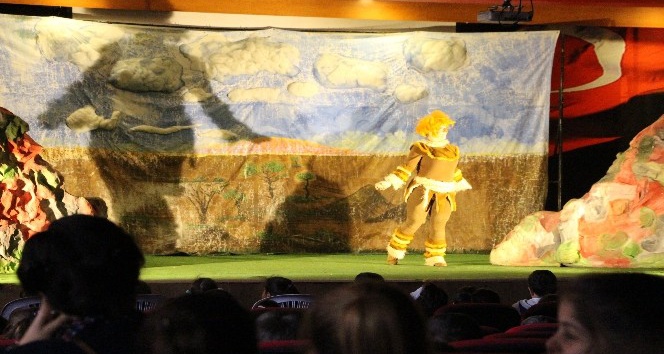 Silopi’de minik öğrencilere yönelik tiyatro etkinliği