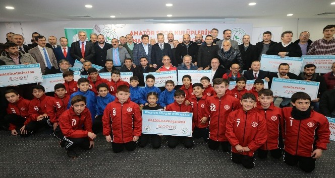 Gaziosmanpaşa Belediyesi’nden spor kulüplerine 200 bin lira nakdi yardım