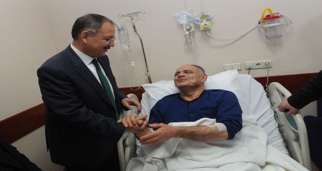 Özhaseki’den saldırıya uğrayan belediye başkanına ziyaret