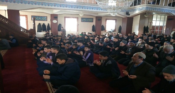Öğrenciler Afrin için Fetih Suresi okudu
