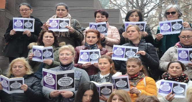 CHP’li kadınlardan çocuk istismarına karşı ortak ses