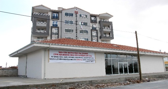Site sakinlerine kızan müteahhit, dükkanı ücretsiz kiraya verecek