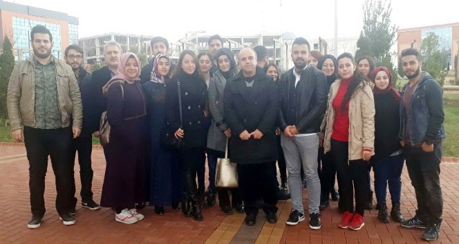 Üniversite öğrencilerinden Afrin şehidinin mezarına ziyaret