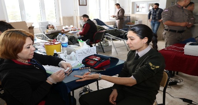 Bilecik İl Jandarma Komutanlığı personelinden toplu kan bağışı