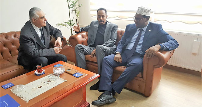 Somalili vekilden, İhlas Vakfı Mütevelli Heyet Başkanı Ahmet Tuncer&#039;e ziyaret
