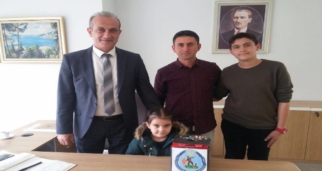 Antalyalı öğrencilerden Mehmetçik Vakfı’na destek