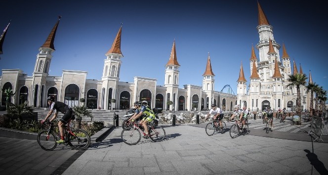 AKRA Gran Fondo Antalya’da 460 bisikletçi mücadele etti.