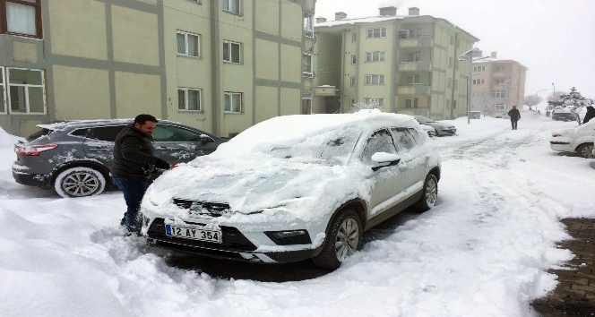Karlıova’da bahar havası, yerini kara bıraktı