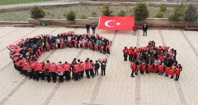 Lise öğrencilerinden Mehmetçik’e destek
