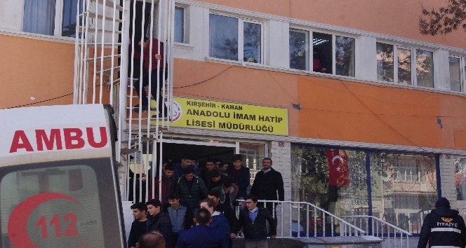 Erkek İmam-Hatip Lisesinde yangın tatbikatı