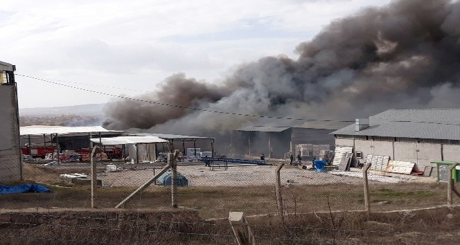Uşak’ta aynı fabrika 6 yılda üçüncü kez yandı