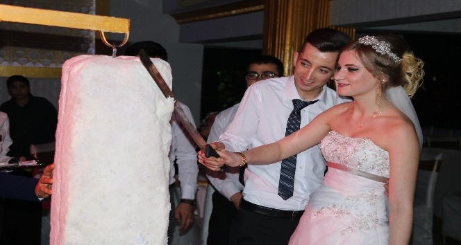 Alman hemşireye Türk usulü düğün