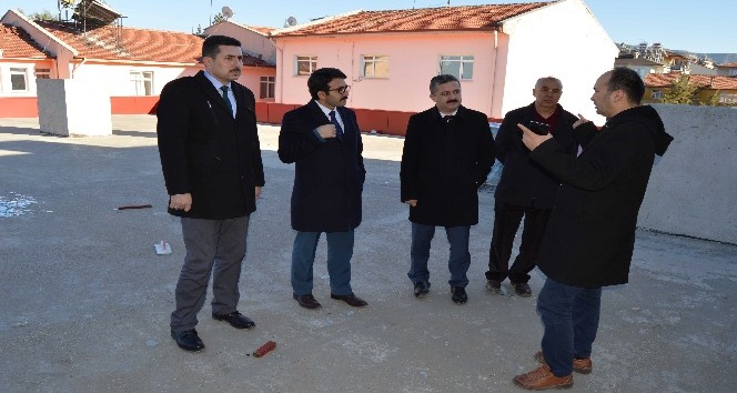 AK Parti İl başkanı Mengi, Aile ve Sosyal Politikalar İl Müdürlüğü hizmet binasında inceledi