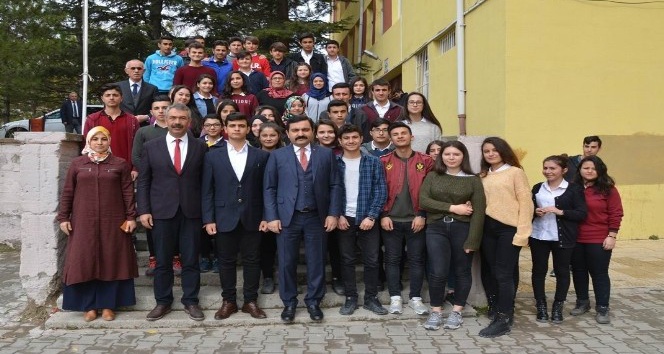 Belediye Başkanı Yaşar Bahçeci gençlerle buluştu