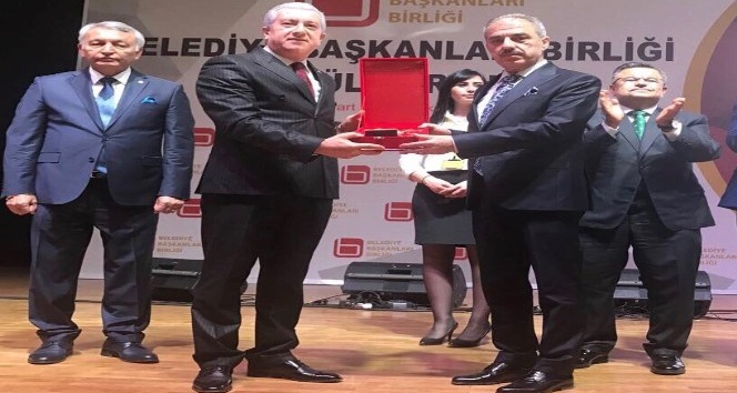 Bölgenin En Beğenilen Belediye Başkanı İrfan Dinç seçildi