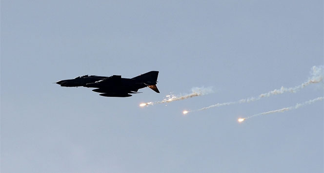 İsrail uçakları sivilleri bombaladı: 1 şehit, 14 yaralı