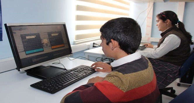 Elazığ’da 5 köy okuluna bilgisayar laboratuvarı
