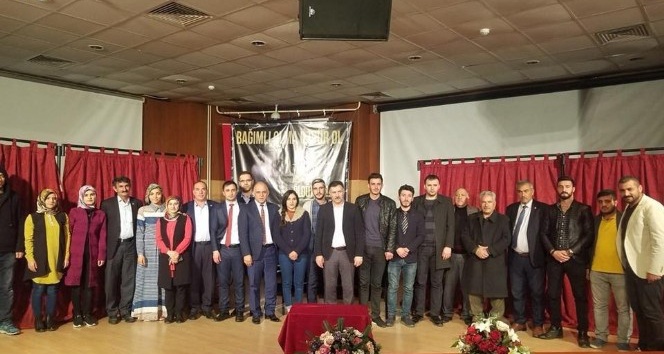 Iğdır’da Ak Gençlikten “Bağımlı olma, özgür ol” tiyatro gösterisi