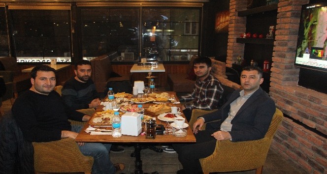Silopi Kaymakamı Konak’tan basın mensuplarına veda yemeği