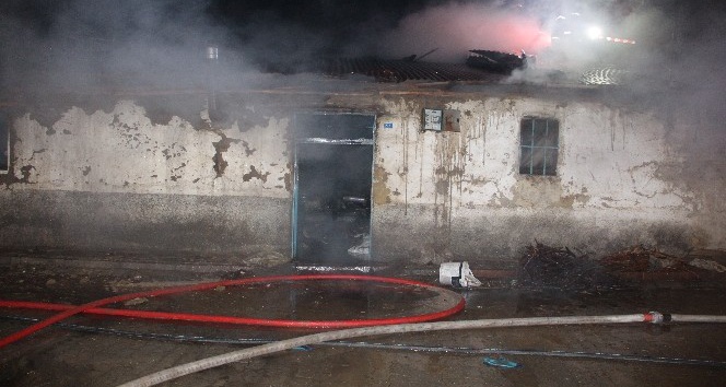 Elazığ’da ev yangını, bir kişi hastaneye kaldırıldı
